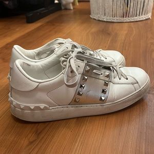 Valentino trainers / tennis shoes / sneakers